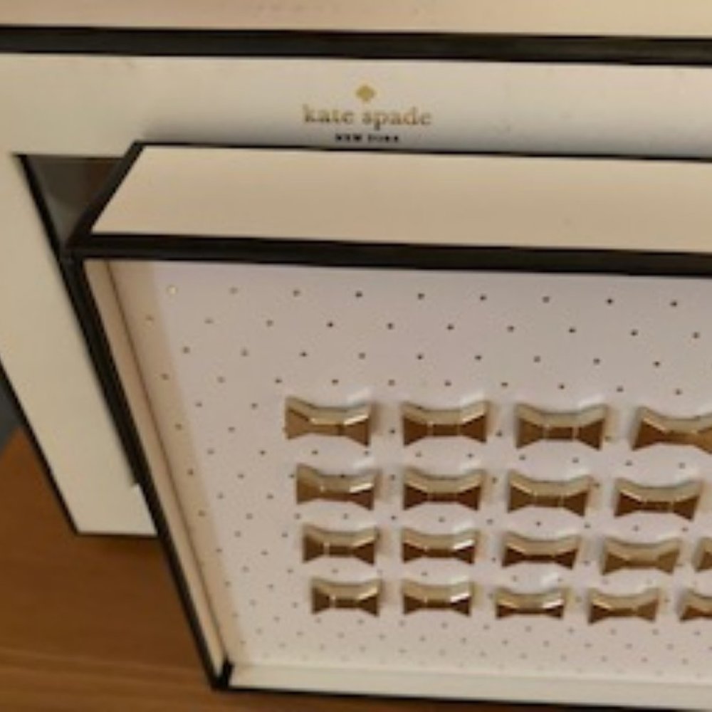 ⭐️2x’s Host Pick!⭐️ NWOT - Kate Spade NY Gold Tone Boxed Bows Push Pins - 24 Pc